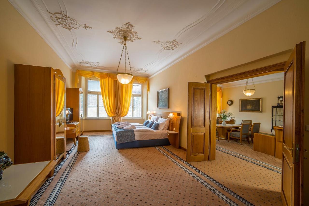 Hotel Three Lilies Inkl Aquaforum Františkovy Lázně Kültér fotó