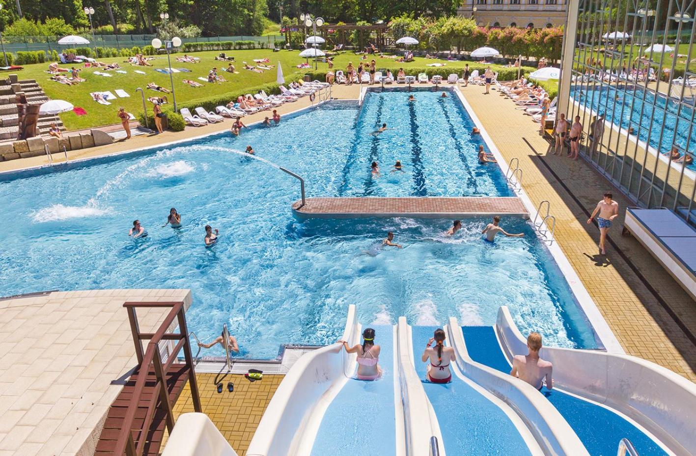 Hotel Three Lilies Inkl Aquaforum Františkovy Lázně Kültér fotó