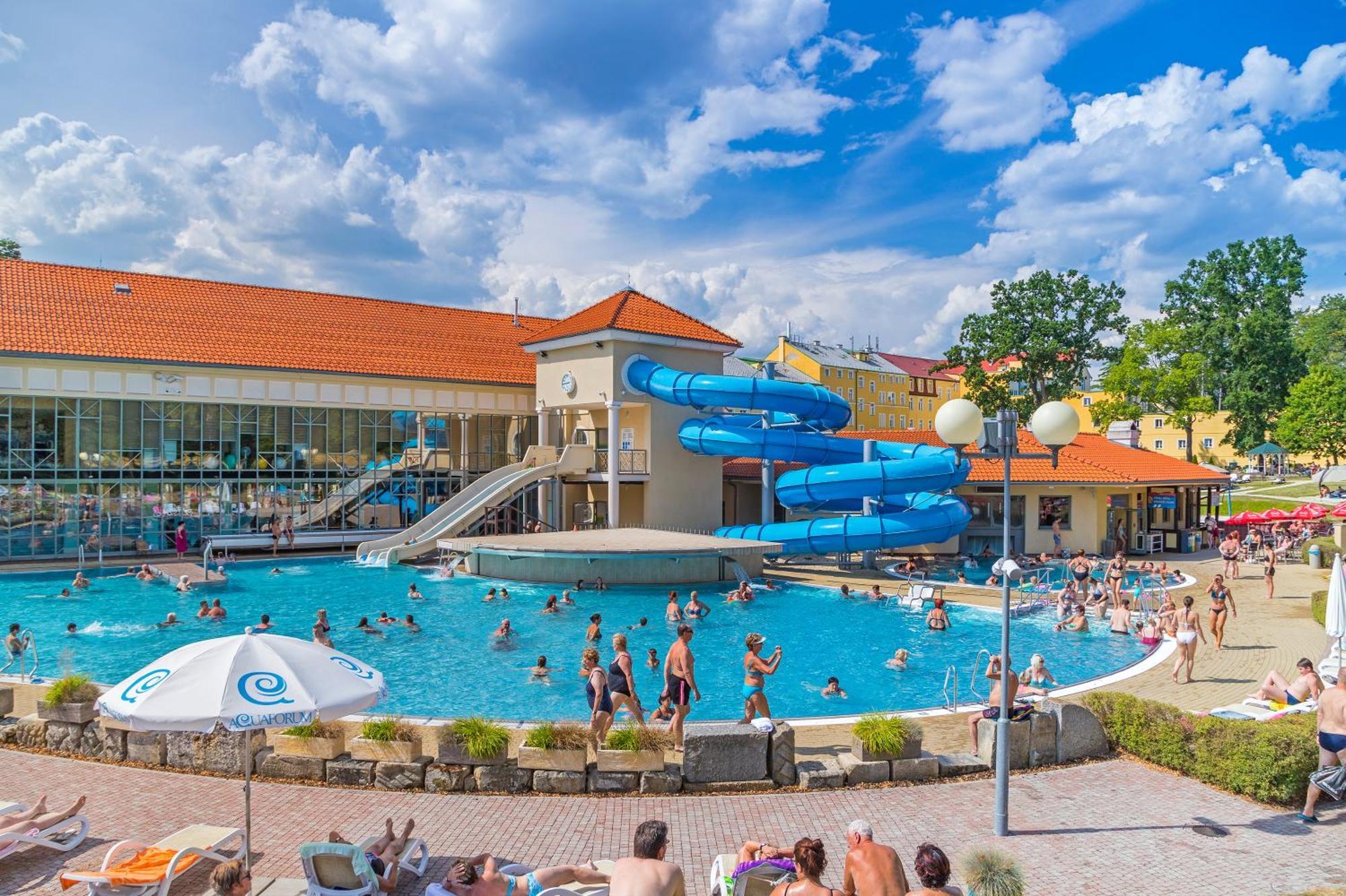 Hotel Three Lilies Inkl Aquaforum Františkovy Lázně Kültér fotó