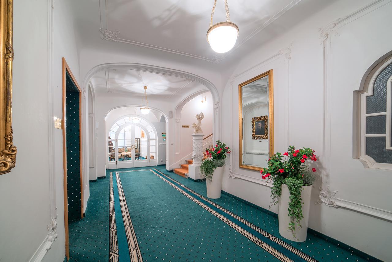 Hotel Three Lilies Inkl Aquaforum Františkovy Lázně Kültér fotó