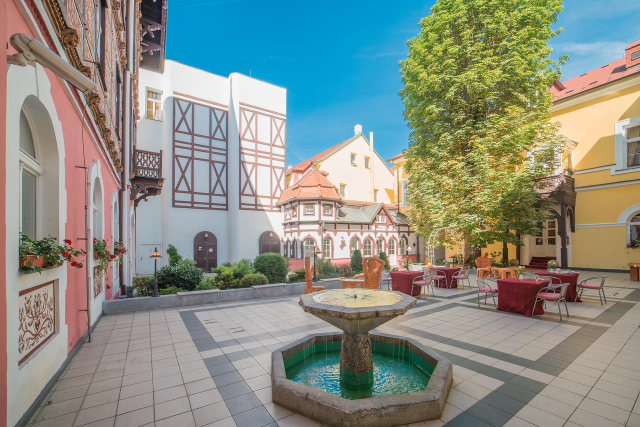 Hotel Three Lilies Inkl Aquaforum Františkovy Lázně Kültér fotó