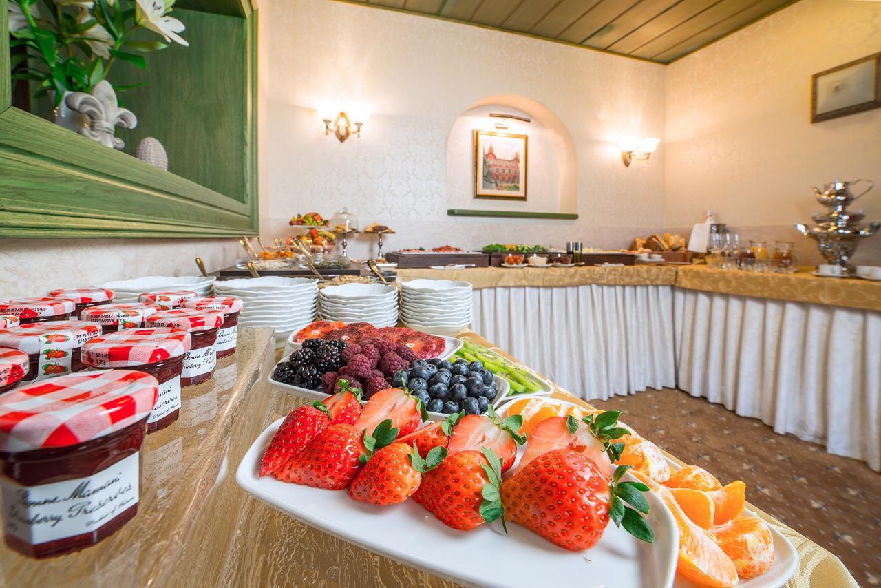 Hotel Three Lilies Inkl Aquaforum Františkovy Lázně Kültér fotó