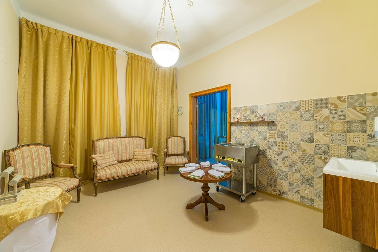 Hotel Three Lilies Inkl Aquaforum Františkovy Lázně Kültér fotó