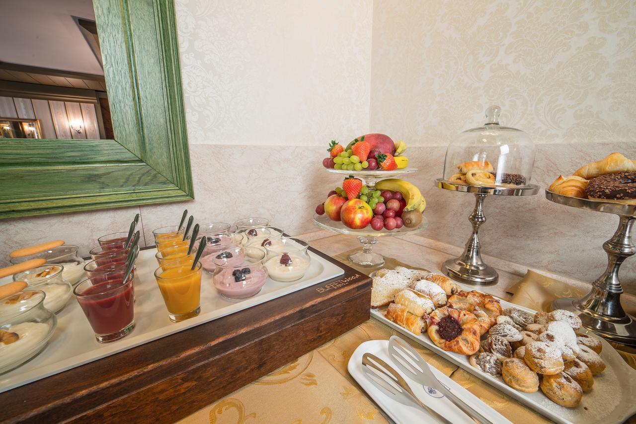 Hotel Three Lilies Inkl Aquaforum Františkovy Lázně Kültér fotó