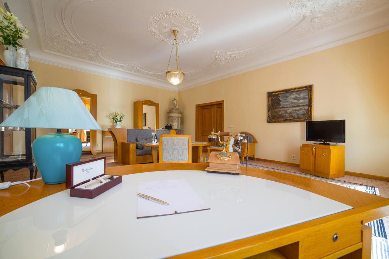 Hotel Three Lilies Inkl Aquaforum Františkovy Lázně Kültér fotó